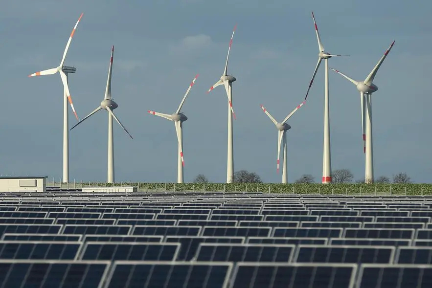 Egypt signs renewable energy deals worth $1.8bln