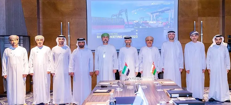 Suhail Al Mazrouei, UAE Minister of Energy and Infrastructure, and Saeed bin Hamoud Al Maawali, Omani Minister of Transport, Communications and Information Technology attended the meeting in their capacity as Chairman and Vice-Chairman respectively of Oman-Etihad Rail Company