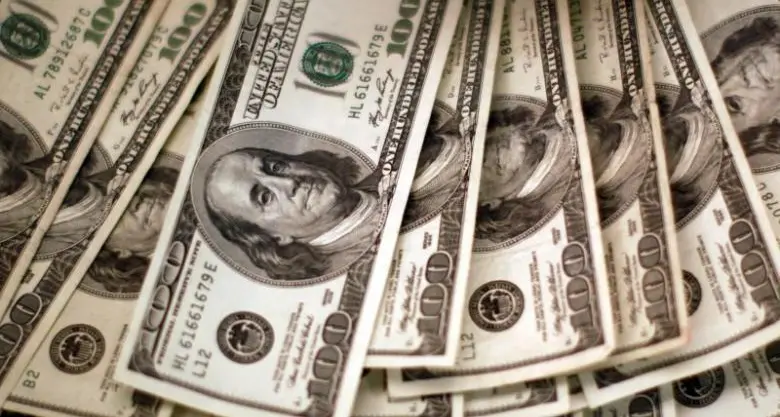 Dollar shaky as investors weigh rate outlook, Middle East worries