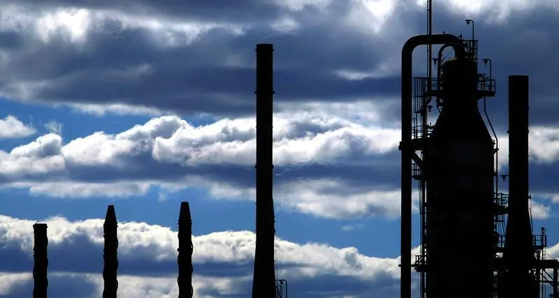 Oil prices on track for fourth straight week of decline