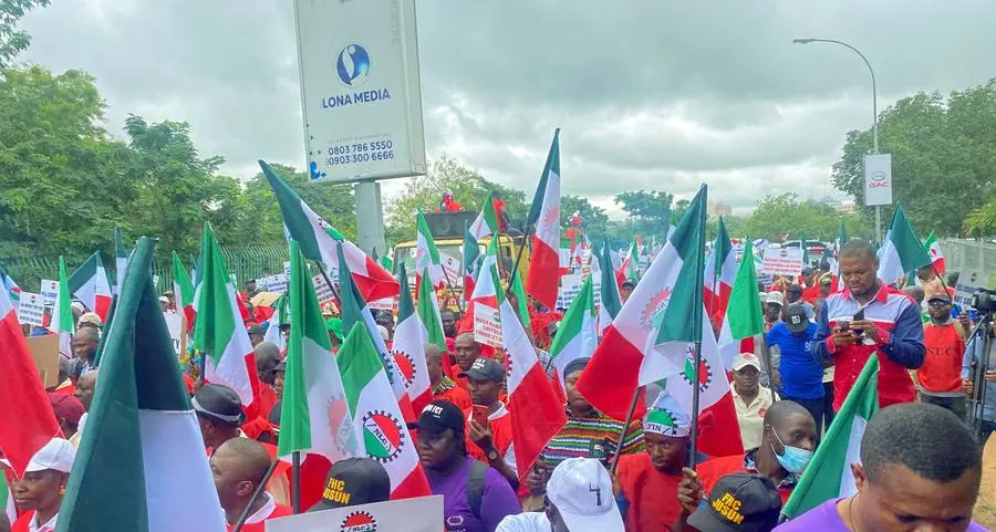 Nigerian unions suspend planned strike
