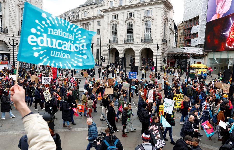 Teachers In England Reject Pay Offer, Announce Further Strikes