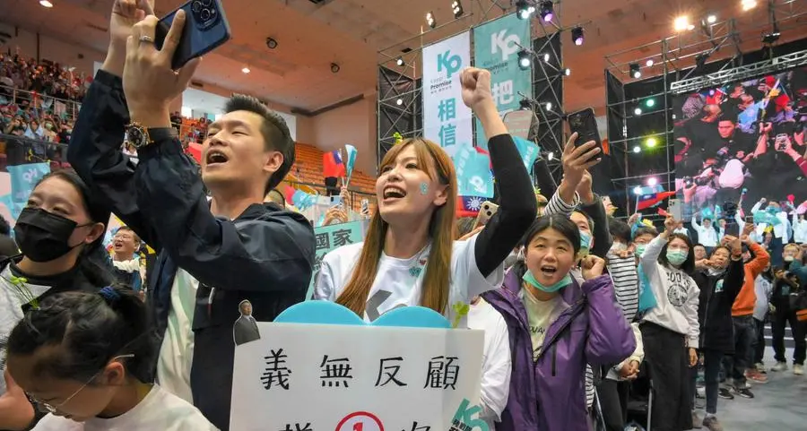 Taiwan parties mass for rallies on eve of pivotal vote