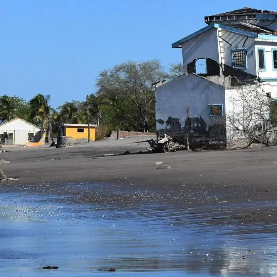 Rising seas eating away at Honduran fishing village