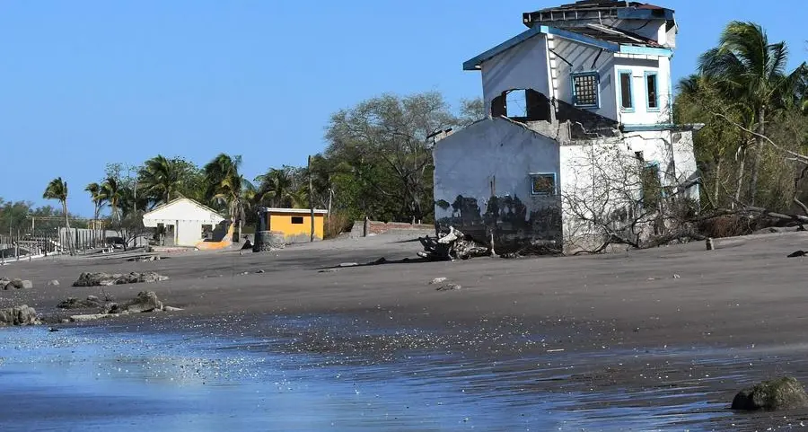 Rising seas eating away at Honduran fishing village