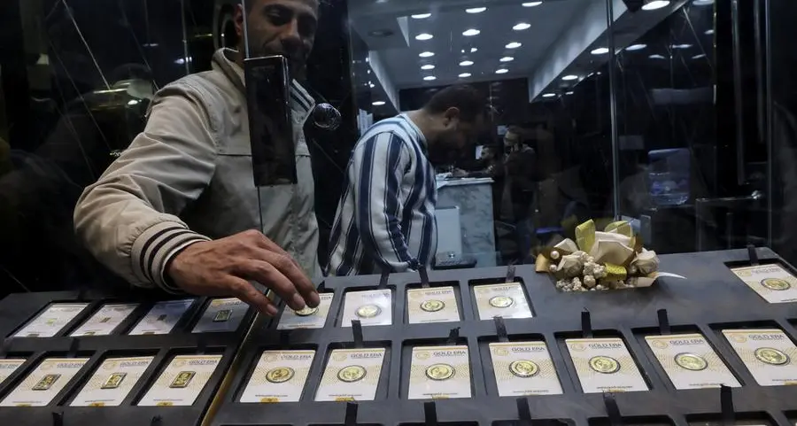 Gold set for second weekly fall; US payrolls on investors radar