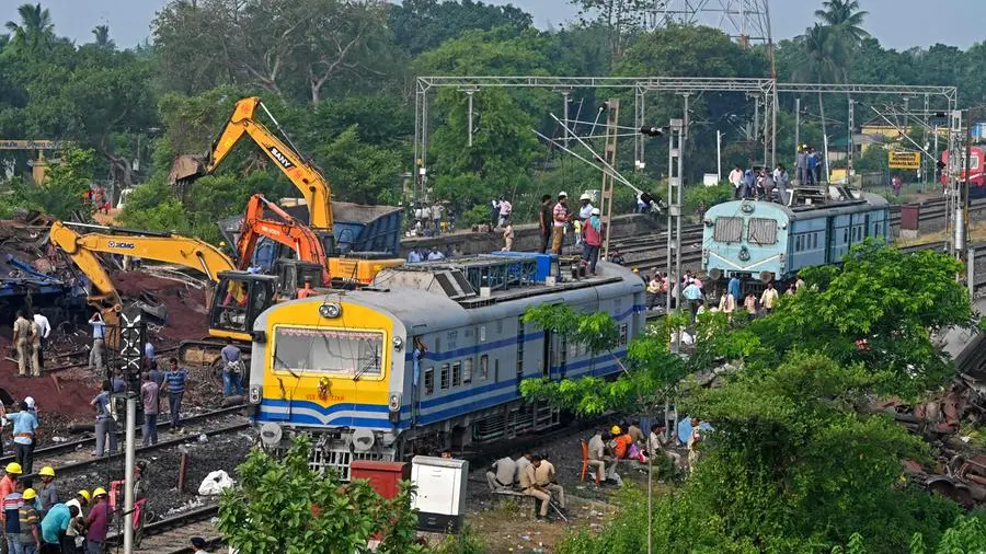 Official links deadly Indian train crash to signal system