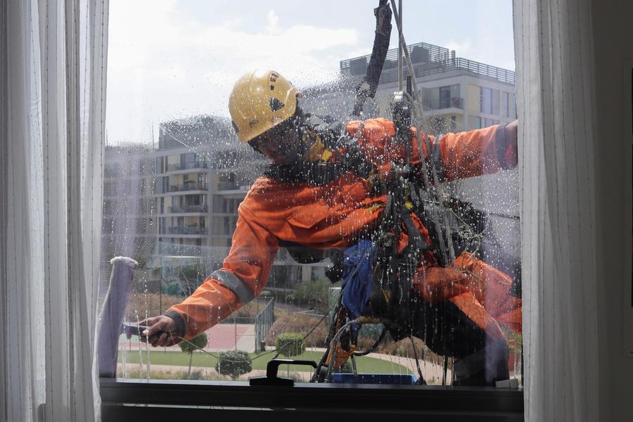 MoHRE announces return of Occupational Heat Stress Prevention Policy from 15th June until 15th September
