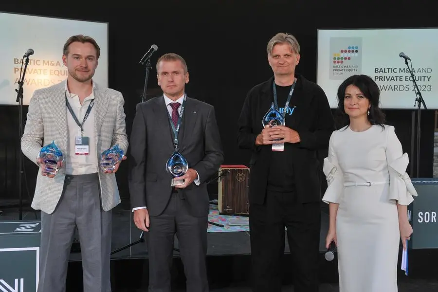Founder and CEO of Milrem Robotics Kuldar V\\u00E4\\u00E4rsi (middle-left), among other nominees. Image Courtesy: EDGE Group