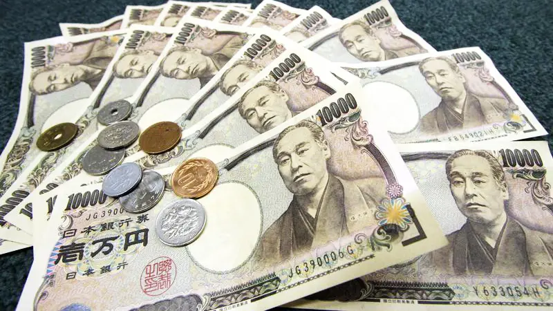 Yen creeps closer to intervention zone after BOJ rate decision