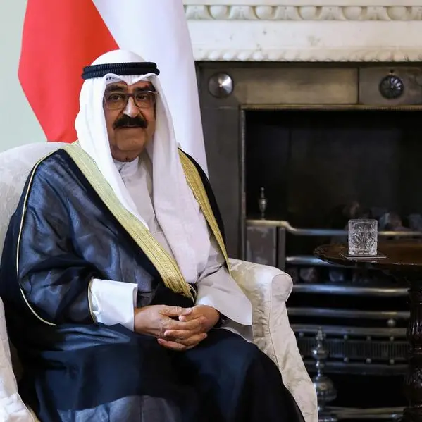 أمير الكويت يقرر حل مجلس الأمة