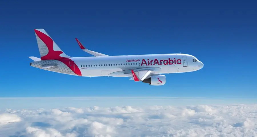 \"العربية للطيران\" تستعرض طائرتها من طراز \"إيرباص A320\"