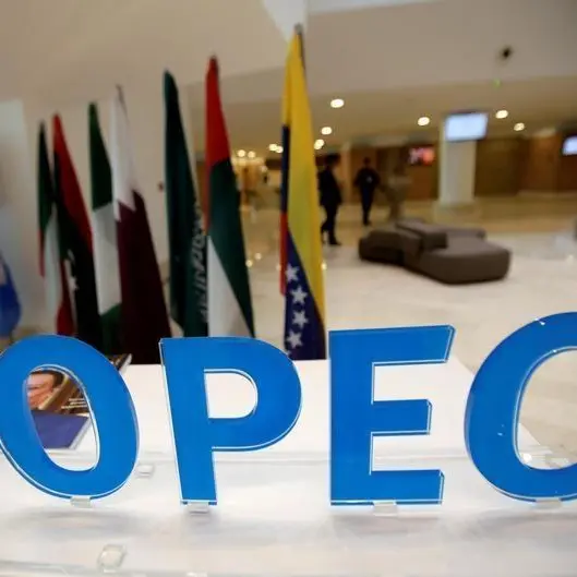 OPEC oil output falls on Angola, Iraq outages - Reuters survey
