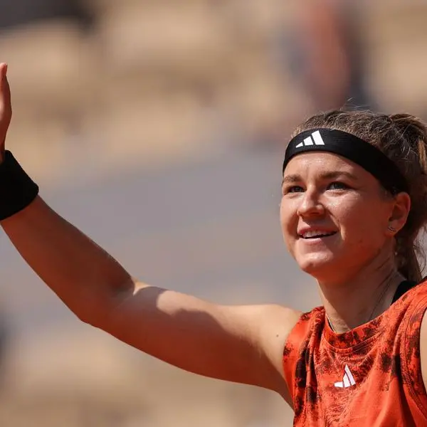 Karolina Muchova into French Open semi-finals