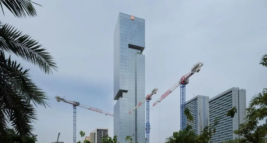 Three Raimondi MRT159 flat-top tower cranes for the construction of new Dubai high rise
