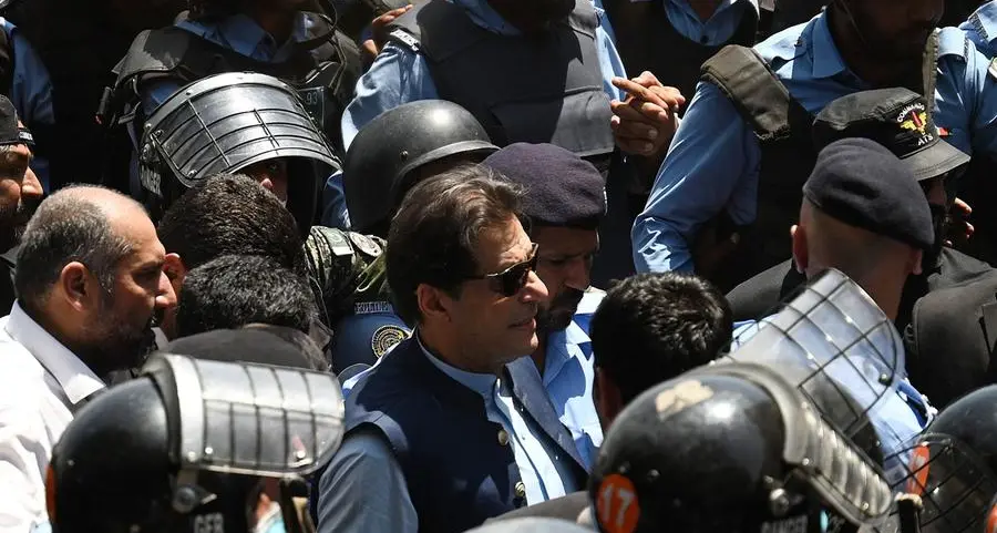 باكستان: وقف حكم السجن الصادر ضد عمران خان بتهمة الفساد