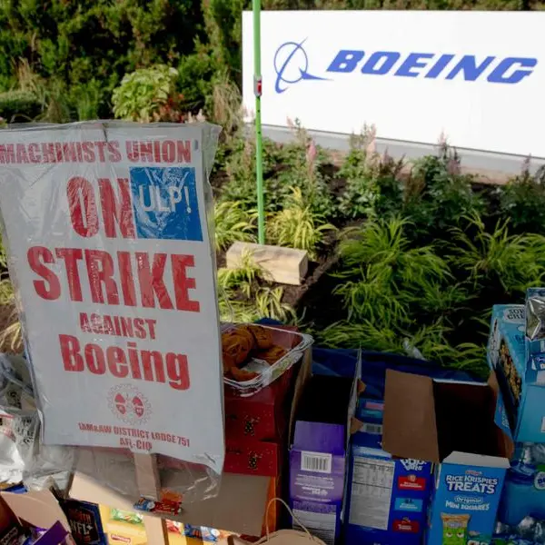 Boeing, union to resume talks as strike quiets Seattle plants