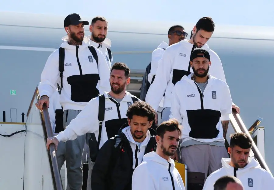 Soccer Football - Paris St Germain arrive in Riyadh ahead of their friendly match v Saudi Pro League XI - King Khalid International Airport, Riyadh, Saudia Arabia - January 19, 2023 Paris St Germain's Gianluigi Donnarumma, Sergio Ramos, Lionel Messi, Neymar, Marquinhos and teammates arrive in Saudi Arabia ahead of the match REUTERS/Ahmed Yosri