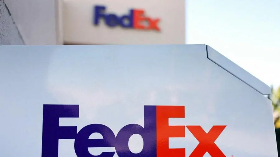 Abu Dhabi Customs, FedEx sign service agreement