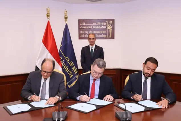 <p>Egypt inks milestone deal for local design and manufacture of high-speed internet routers</p>\\n