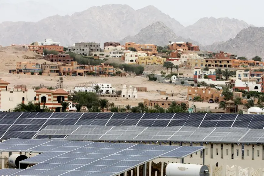 A view of solar cells on the rooftop of a hotel in the resort town of Sharm el-Sheikh, the first to operate a solar-powered plant in a bid to turn to clean energy as the city prepares to host the upcoming COP27 summit in November, in Sharm el-Sheikh, Egypt, June 4, 2022. Picture taken June 4, 2022. REUTERS/Mohamed Abd El Ghany , Reuters/REUTERS