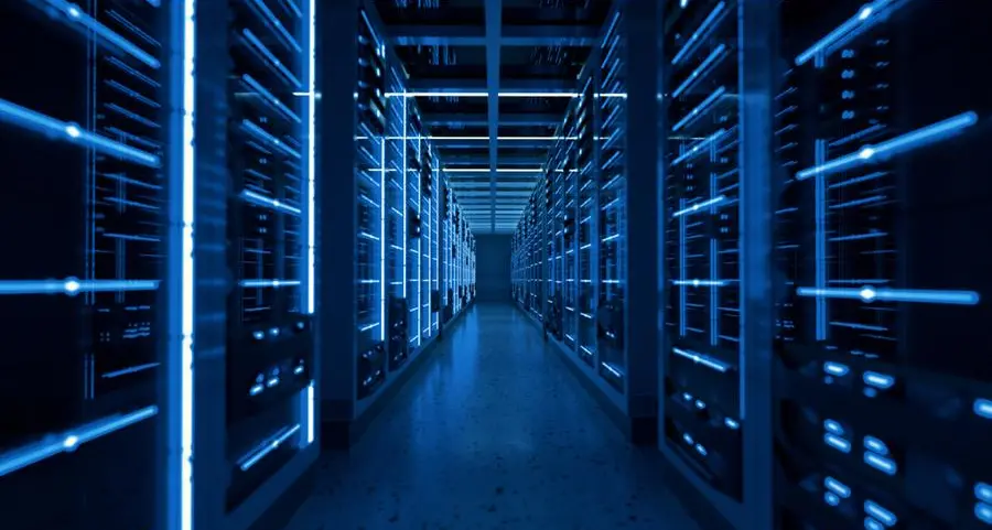 تحليل مطول - مقارنة الساعة: السحابة الإلكترونية X الخوادم المحلية في الأسواق العربية