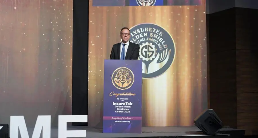 Abu Dhabi National Takaful Company CEO, Osama Abdeen, recognized with the \"Lifetime Achievement Award for Leadership\"