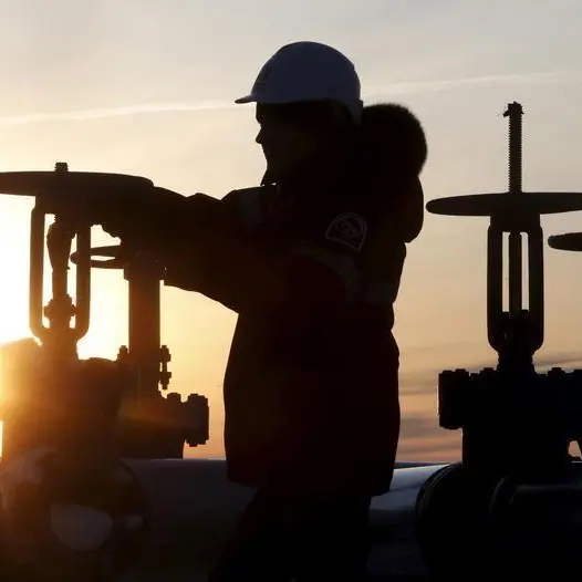 Oil prices edge up on Middle East risk