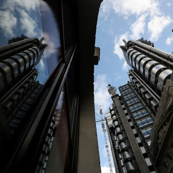 UK business confidence weakens as doubts grow over wider economy