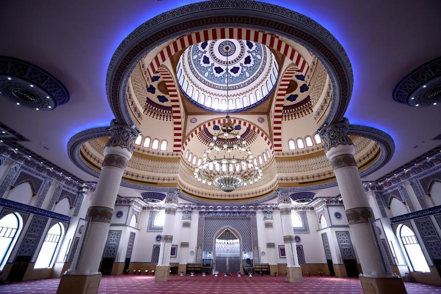 This Dubai mosque showcases fusion of cultures, architectural brilliance