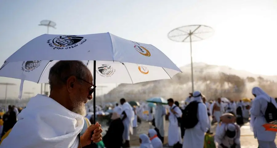 Saudi Arabia warns against performing Haj without official permit