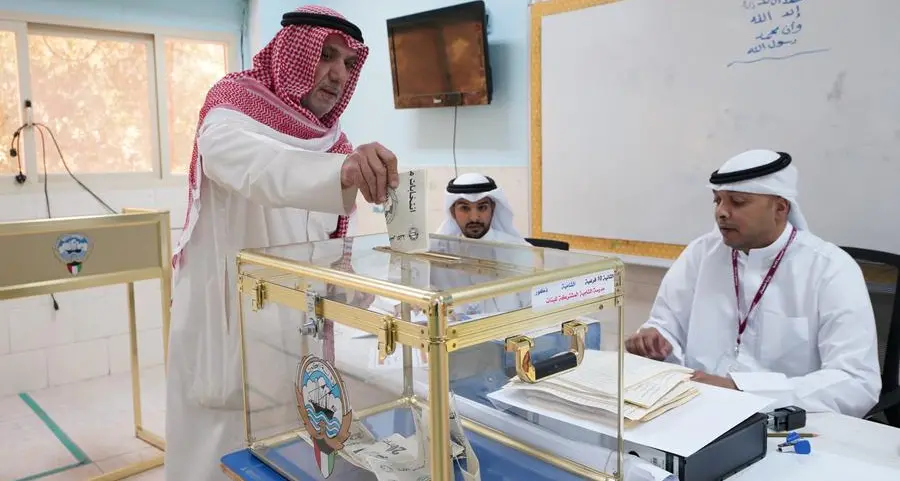Kuwait: 27 candidates competing for two seats in municipal council