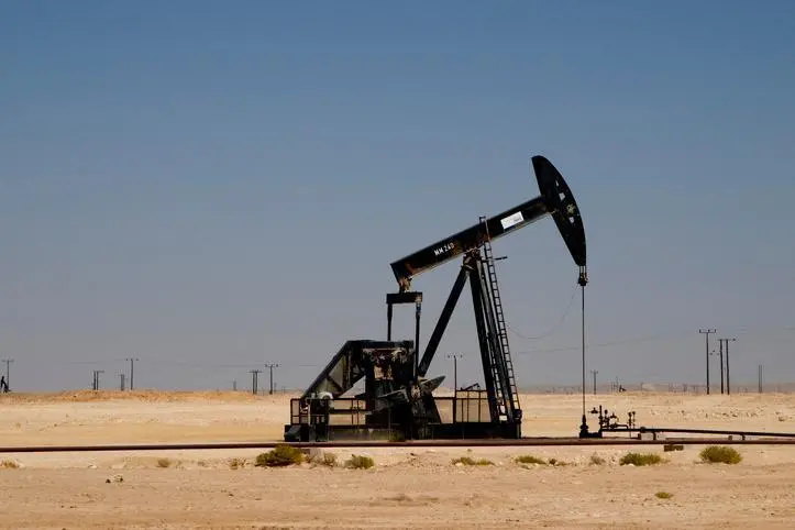 النفط يتراجع رغم رفع السعودية للأسعار في أغسطس