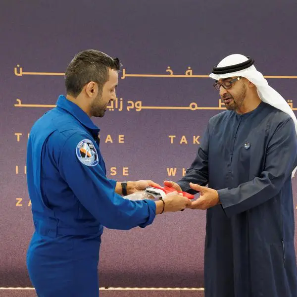 UAE astronaut shares emotional photos of Sheikh Mohamed receiving his gift