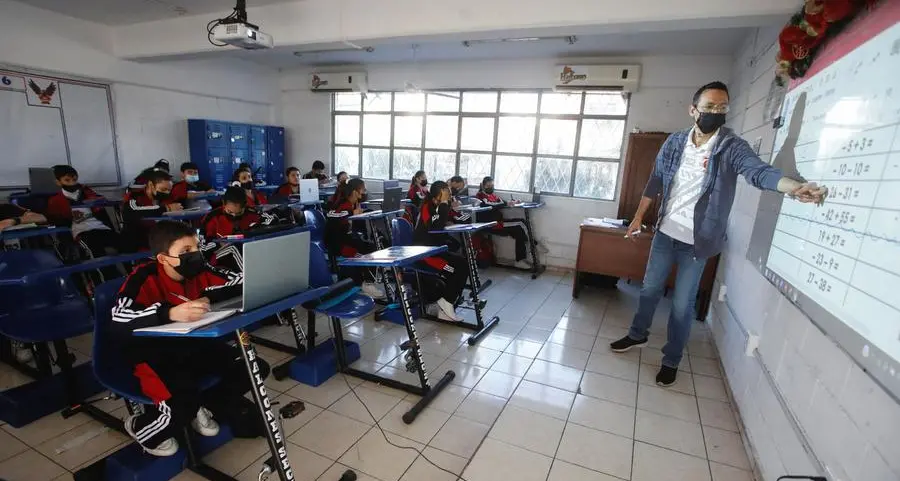 Bike desks help Mexican students learn while burning calories