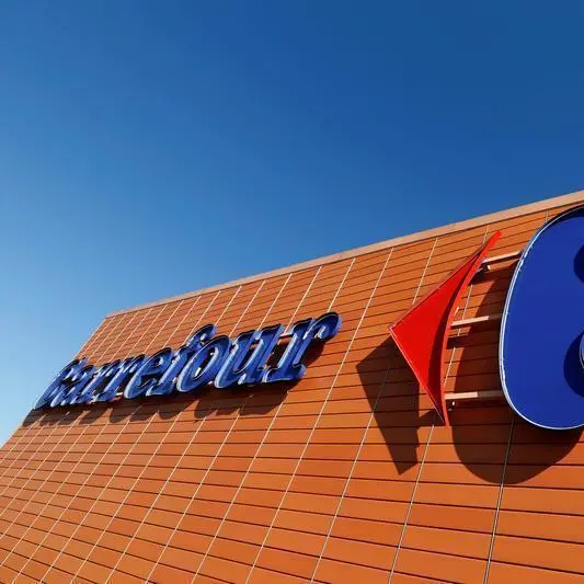 Carrefour teams up with Dubai's Apparel Group to expand into India