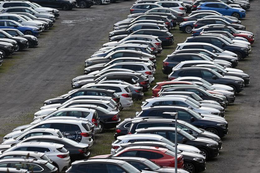 German car sales rise again in April
