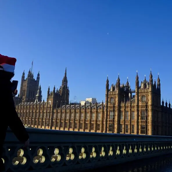 UK pay growth cools, keeping BoE on track for another rate cut