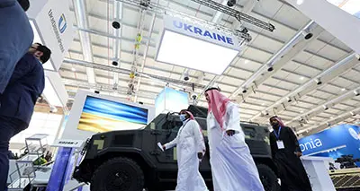 Saudi defense ministry signs 28 military contracts at WDS