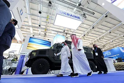 Saudi defense ministry signs 28 military contracts at WDS