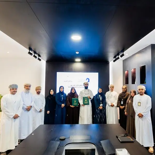 Bank Nizwa partners with MoSD to fund leather crafting workshop for individuals with disabilities