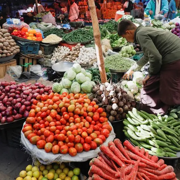 Pakistan inflation to hover at 22.5-23.5% in March, government says