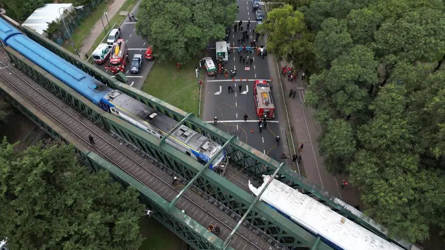 Train crash in Argentine capital leaves 30 injured