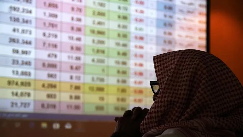 Mideast Stocks: Most Gulf markets ease on falling oil prices