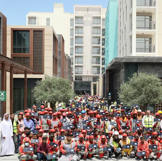 Over AED 700,000 in Carrefour gift cards given to local workers in Ramadan drive hosted by Majid Al Futtaim development
