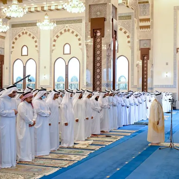 Hamdan bin Mohammed, Maktoum bin Mohammed perform Eid Al Fitr prayer at Zabeel Grand Mosque
