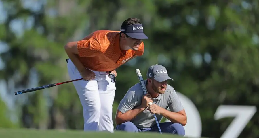 Clark-Hossler cling to PGA pairs lead over Im-Mitchell