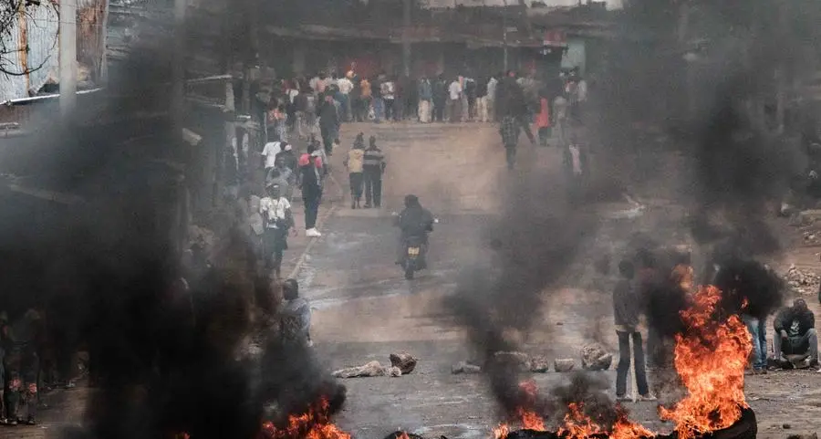 Police and protesters clash in Nairobi as calls for talks grow