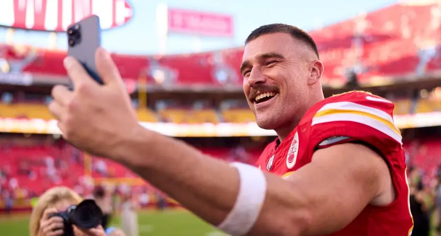Travis Kelce to address rumoured romance with Taylor Swift on his podcast