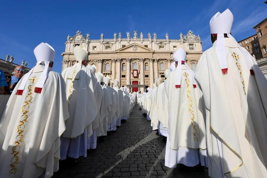 Pope opens Synod of Bishops